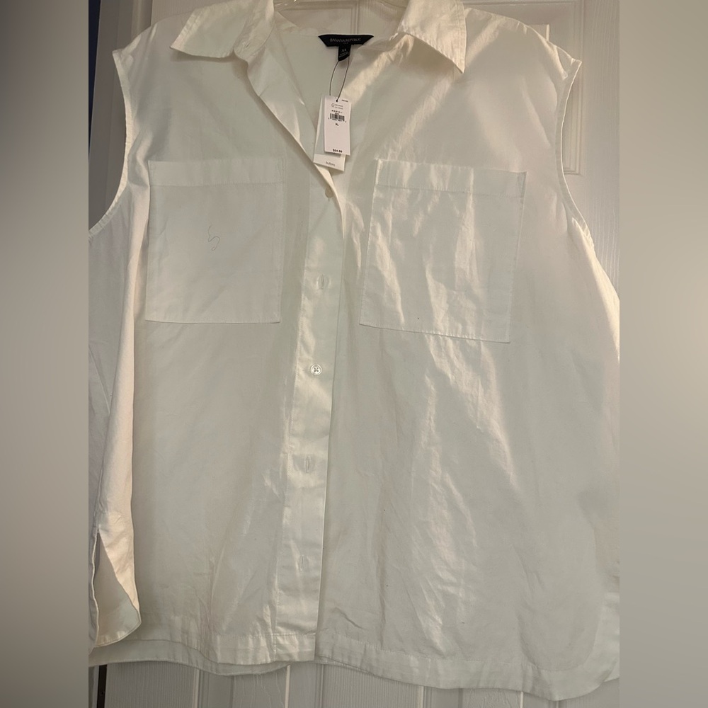 White sleeveless Oxford